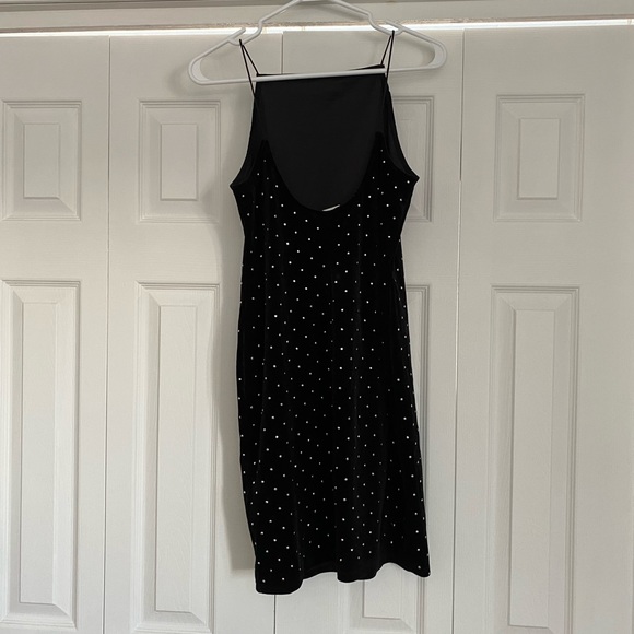 3/$30 ✨ H&M | Sexy Black Dress - Picture 3 of 5